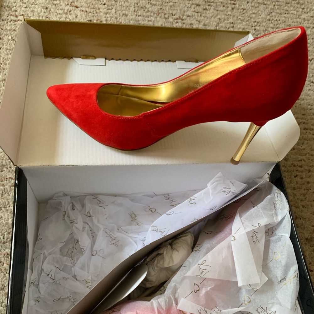Red Pumps - image 1